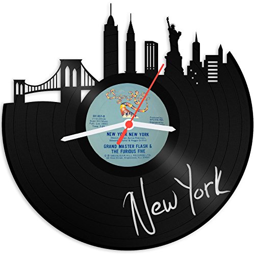 GRAVURZEILE Schallplattenuhr - Skyline New York - Wanduhr aus gegossenem Vinyl mit Stadt Skyline 30 cm - Upcycling Design-Uhr Wand-Deko Vintage-Uhr Wand-Dekoration Retro-Uhr - Made in Germany von GRAVURZEILE