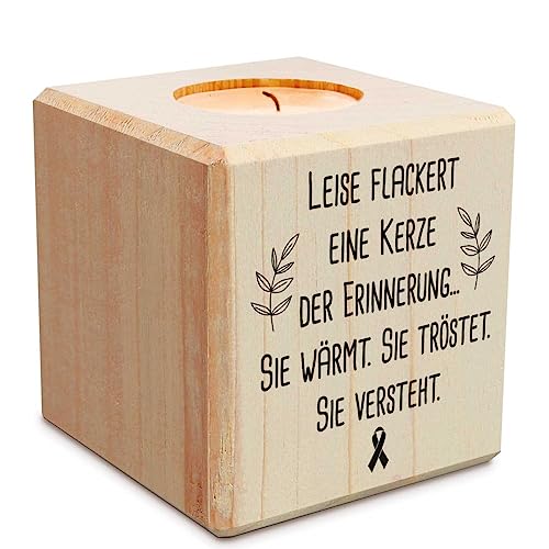 Trauerlicht - leise flackert eine Kerze - Teelichthalter mit Gravur aus Holz - Grabschmuck - Trauergeschenk - Gedenklicht - Erinnerungslicht - Kerze zur Trauerbewältung - Holzwürfel von GRAVURZEILE