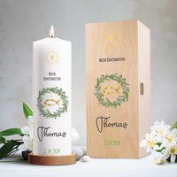 Personalisierte Kerze Zur Konfirmation - Tannenzweig Kranz Konfirmationsgeschenk Mit Name Und Datum Bedruckt Für Mädchen & Jungen Personalisierte Kerze Zur Konfirmation - Tannenzweig Kranz Konfirmationsgeschenk Mit Name Und Datum Bedruckt Für Mädchen & Jungen von GRAVURZEILEShop