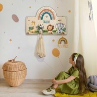 Personalisierte Kinder Garderobe - Safari Tiere Mit Name Kinderzimmer Kleiderhaken Aus Holz Für Mädchen & Jungen Kindergarderobe von GRAVURZEILEShop
