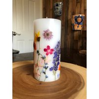 Handgepresste Getrocknete Wildblumen-stumpenkerze Handgepresste Getrocknete Wildblumen-stumpenkerze von GRArtandDesign