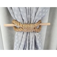 Juteseil Vorhang Raffhalter-Shabby Chic Krawatten-Maritime Dekor-Natürliche Jute Seil, Holz Pin von GREENSAIL
