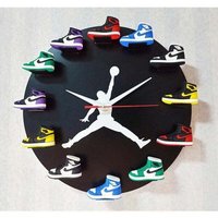 3D-Wanduhr 3D-Schuhmodell Home-Office-Möbel Sport nba Basketball Basketball, schwarzer Hintergrund, weißes Muster von GRID COOL