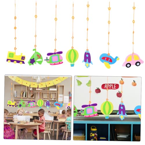 GRIRIW 7 Stück Teiliges Set Verkehrsmittel Hängedeko Kindergarten Deckenornamente Bunte Filzstoffe Kinderzimmer Wand Fenster Dekorationen Pädagogisch Langlebig und Farbenfroh von GRIRIW