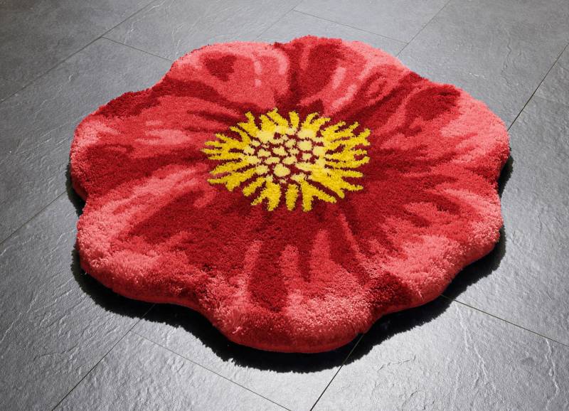Supersoft Badgarnitur von Grund, Größe 109 (Hänge-WC-Vorleger, ø 50 cm), Rot von GRUND