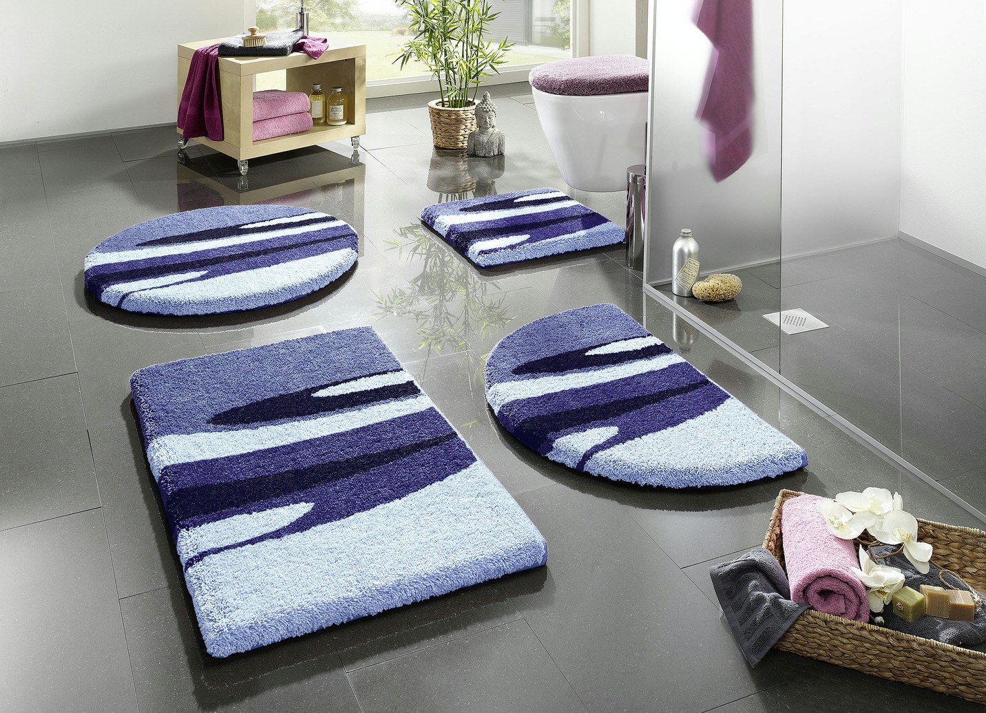 Trockner und Fußbodenheizung geeignete Badgarnitur, Größe 112 (WC-Deckelbezug, 47/ 50 cm), Blau von GRUND