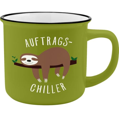 GRUSS & CO Becher Motiv "Chiller" | New Bone China Porzellan, Emaille-Optik, 35 cl | Geschenk, Faultier | 45785, 1 Stück (1er Pack) von GRUSS & CO