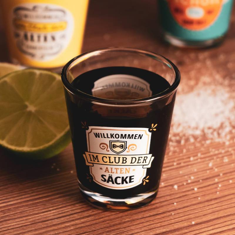 Schnapsglas »Willkommen im Club der alten Säcke« Schnapsglas »Willkommen im Club der alten Säcke« von GRUSS&CO