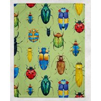 Käfer Fleece Decke in Grünem Sommerfeld - Boho Bunte Home Deco Kunstwerk Für Wohnung Wohnzimmer von GSFabricArts