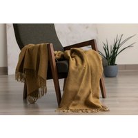 Solide Schlichte Muster Merino Wolle Ocker Senf Große Sofa Decke Überwurf Mit Fransen Weiche Karierte Für Paar Minimalistisch Boho Von Gwool von GSwool