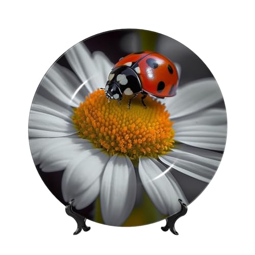 GTKSYNVE Marienkäfer Gänseblümchen Dekorative Teller aus Knochenporzellan, 17,8 cm, personalisierbar, Keramik-Dekoteller mit Präsentationsständer, Keramik-Ornamente, Kunst-Porzellan-Teller für Zuhause von GTKSYNVE