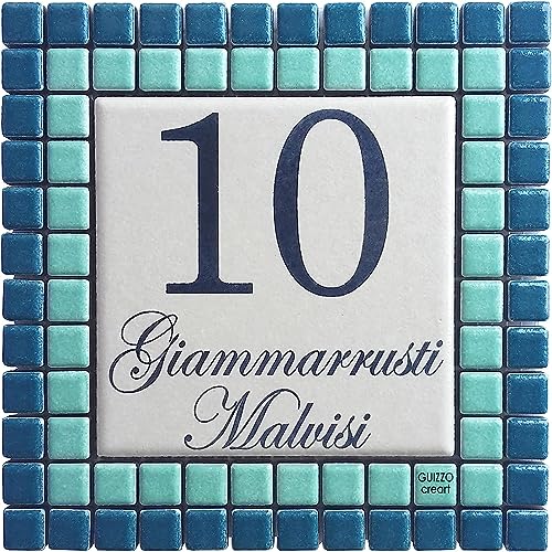 GUIZZO Creart - Personalisierte Externe Hausnummer aus Keramik, Personalisiertes Türschild Straßen Namensschild mit Mosaikrahmen Personalisiertes Eingangstürschild Made in Italy 14x14 Grün/Cremeweiss von GUIZZO creart