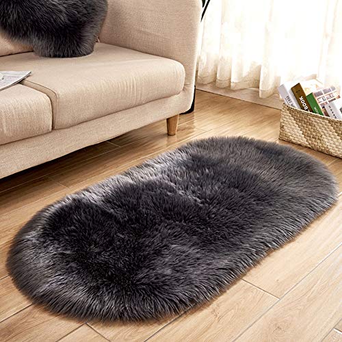 Ovaler Flauschiger Plüsch Bereich Teppich für Schlafzimmer,Faux Lammfell Schaffell Teppiche Wohnzimmer Hochflor Kunstfell Nachahmung Wolle Bettvorleger Sofa Matte Carpet Bodenmatte Grau-2 40x60CM Ovaler Flauschiger Plüsch Bereich Teppich für Schlafzimmer,Faux Lammfell Schaffell Teppiche Wohnzimmer Hochflor Kunstfell Nachahmung Wolle Bettvorleger Sofa Matte Carpet Bodenmatte Grau-2 40x60CM von GUOCU