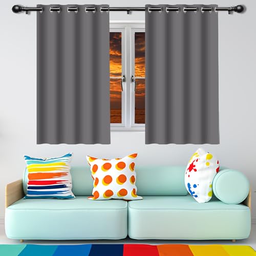 GUOYFEN Verdunklungsvorhänge Blickdicht 133 x 168 cm Thermogardine Kälteschutz Warm Hitzeschutz Gardine Vorhang mit Ösen/Hitze Ösenschal mit Ösen, Waschbar für Schlafzimmer, Hellgrau von GUOYFEN