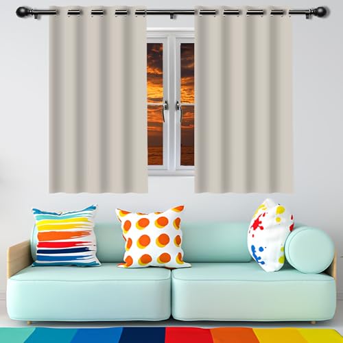 GUOYFEN Verdunklungsvorhänge Blickdicht 136 x 134 cm Thermogardine Kälteschutz Warm Hitzeschutz Gardine Vorhang mit Ösen/Hitze Ösenschal mit Ösen, Waschbar für Schlafzimmer, Beige von GUOYFEN