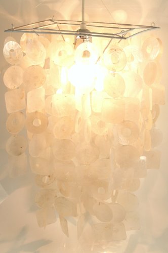 Deckenlampe/Deckenleuchte, Muschelleuchte aus Hunderten Capiz, Perlmutt Plättchen - Modell Seventy, Weiß, Muschelscheiben, Farbe: Weiß, 45x30x20 cm, Hängeleuchten aus Natürlichen Materialien von GURU SHOP