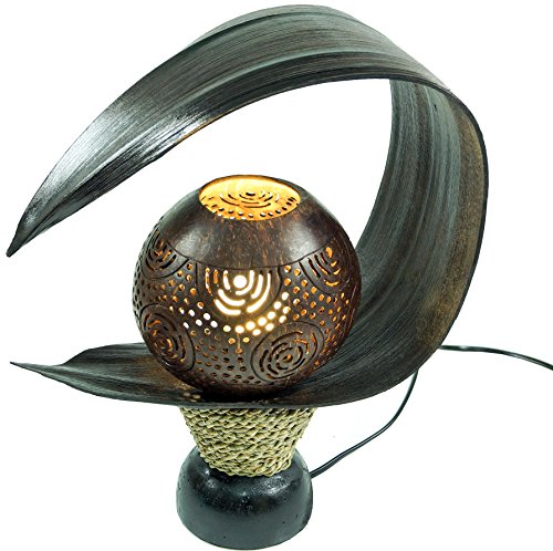 GURU SHOP Palmenblatt Tischlampe/Tischleuchte, in Bali Handgemacht aus Naturmaterial, Palmholz - Modell Palmera Carving, Palmblätter, 32x30x16 cm, Tischlampen aus Naturmaterialien von GURU SHOP