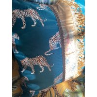 Dekokissen Samtkissen Eklektisch Kissen Mit Füllung Fransenkissen Interior Deko Leopard Mix & Match von GabrieleMast