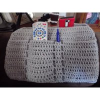 Hellgrauer Fernbedienungshalter, Auch Erhältlich in Dunkelgrau, Beige, Braun Und Blau, #remotemodecaddy von GabriellescrBoutique