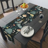 Einzigartiger Cottagecore Pilze & Kräuter Tischläufer - Verleihen Sie Ihren Mahlzeiten Einen Charmanten Touch von Gadgetalicious