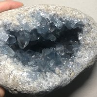 8, 5 "Breite Natürliche Celestit Geode 12 lbs 7 Oz = 5.650 Gramm 8, 5 "Breite Natürliche Celestit Geode 12 lbs 7 Oz = 5.650 Gramm von GadsdenGem