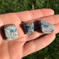 Alle 3 Abgebildeten Azurit K2 Und Granit Handschmeichler Werden Auch Als Jaspis Bezeichnet von GadsdenGem