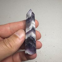 Gebänderter Chevron Amethyst Turm Obelisk Spitze Gebänderter Chevron Amethyst Turm Obelisk Spitze von GadsdenGem
