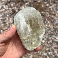 Lithium Triphane Spodumene Kristall 508 Gramm Uv Reaktiv Lithium Triphane Spodumene Kristall 508 Gramm Uv Reaktiv von GadsdenGem