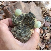 Natürlicher Roher Epidot Und Prehnit Natürlicher Roher Epidot Und Prehnit von GadsdenGem