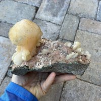 stilbit Mit Chalcedon Auf Matrix/Zeolith - Indien stilbit Mit Chalcedon Auf Matrix/Zeolith - Indien von GadsdenGem