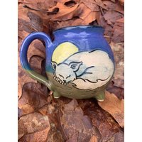 Sleepy Kitty Cauldron Tasse Sleepy Kitty Cauldron Tasse von GaeanAllusionsStudio