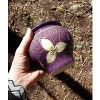 Trillium Becher von GaeanAllusionsStudio