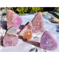 Pink Aragonit in Freeform - Eine Qualität von GalacticDivineLotus