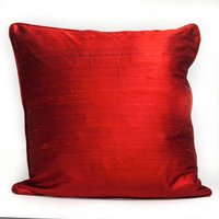 Versandfertiges Seidenkissen, Rotes Akzentkissen, Designerkissen, 20x20, 22x22, Luxuriöser Roter Seidenkissenbezug Versandfertiges Seidenkissen, Rotes Akzentkissen, Designerkissen, 20x20, 22x22, Luxuriöser Roter Seidenkissenbezug von GallerieVarda