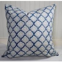 Indigo Kashmira Kissenbezug Kravet Baumwoll-Akzentkissen Indigo Kashmira Kissenbezug Kravet Baumwoll-Akzentkissen von GamGamzhandcrafted