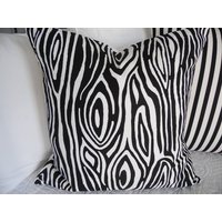 Faux Bois Kissenbezug Schwarze Und Weiße Holzmaserung Baumwolle, Landhaus Dekor Faux Bois Kissenbezug Schwarze Und Weiße Holzmaserung Baumwolle, Landhaus Dekor von GamGamzhandcrafted