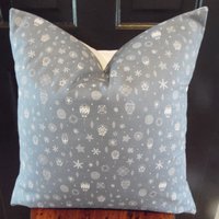 Frohe Feiertage Ornamente Blau.weihnachtsdeko Kissenbezüge Frohe Feiertage Ornamente Blau.weihnachtsdeko Kissenbezüge von GamGamzhandcrafted