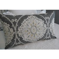 Kissenbezug.bezüge.farmhouse Glam.grautöne.taupe.beige.cremefarbener Kissenbezug Kissenbezug.bezüge.farmhouse Glam.grautöne.taupe.beige.cremefarbener Kissenbezug von GamGamzhandcrafted