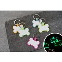Silikon-Hundemarke Knochen Mit Name & Telefonnummer | Glow in The Dark Wasserfest Ohne Klappern Silikon-Hundemarke Knochen Mit Name & Telefonnummer | Glow in The Dark Wasserfest Ohne Klappern von GarageSixtysix