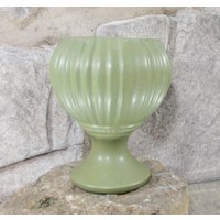 Vintage Floraline Keramik Übertopf Mit Grüner Matter Glasur von GardenSpring
