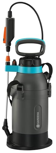 Gardena Drucksprüher 5 l Plus: Drucksprühgerät mit integrierter Trittfläche, Teleskop-Lanze inkl. Verriegelungsfunktion, Schultergurt und Düsenschutz, abwinkelbare Messingdüse (11138-20) von Gardena