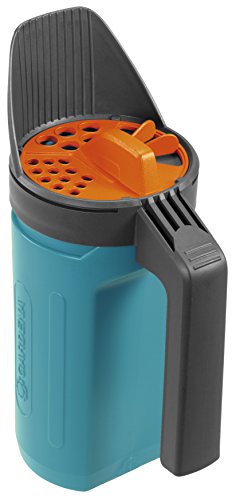 Gardena Kleinstreuer S Aktion: Streugutbehälter und Handstreuer geeignet für Sand, Salz und Splitt, zum Streuen im Winter, einzigartiges Dosiersystem, auch für Dünger und Saatgut verwendbar (3255-30) von Gardena