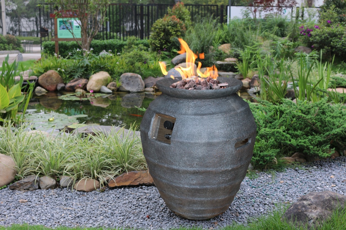 Gardenforma Gas Feuerstelle Katla, Keramik Antik anthrazit, Faserbeton anthrazit Gardenforma Gas Feuerstelle Katla, Keramik Antik anthrazit, Faserbeton anthrazit von Gardenforma