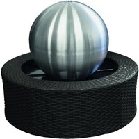 Gardenforma Wasserspiel Edelstahl-Kugel matt 35 cm mit Rattanumrandung Pumpe und LED Schwarz von Gardenforma