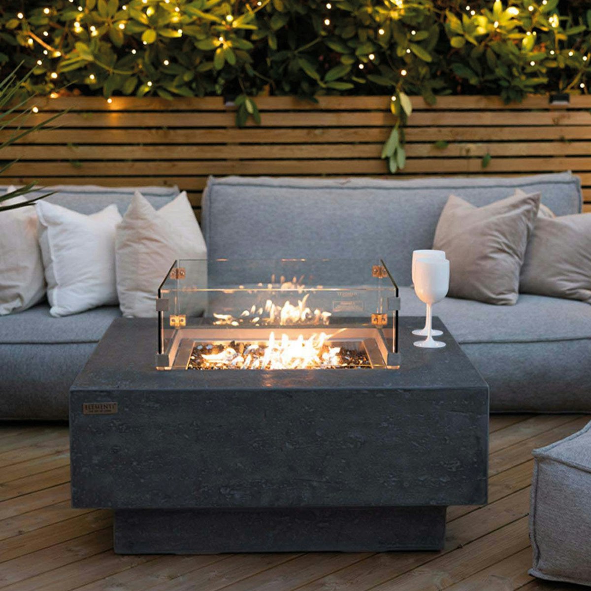 Gas Feuerstelle Manhattan Beton-Optik dunkelgrau von Gardenforma