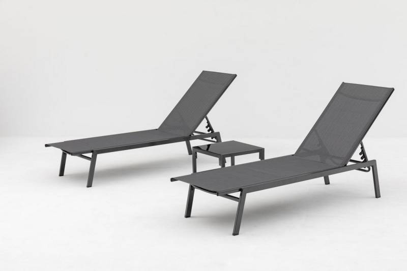 Gardissimo Gartenliege Sonnenliegen-Set Madrid, 2 Liegen mit Beistelltisch Doppelliege Garten, Spar-Set, 3 St., 2x Liege + 1x Tisch, mehrfach verstellbar / wetterfest / stabil von Gardissimo