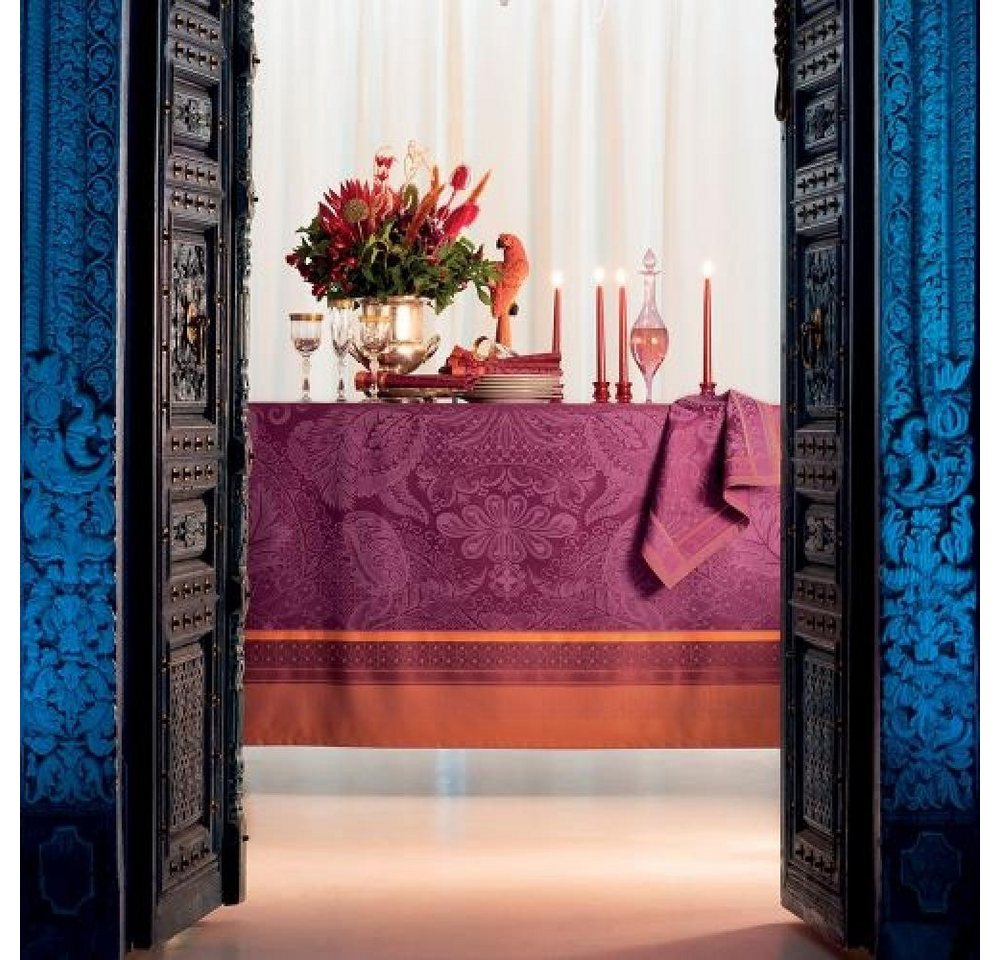 Garnier Thiebaut Tischdecke Tischdecke Isaphire Pourpre 175 x 255 cm Garnier Thiebaut Tischdecke Tischdecke Isaphire Pourpre 175 x 255 cm von Garnier Thiebaut