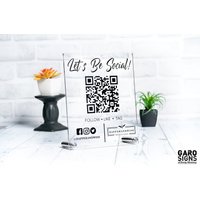 Benutzerdefiniertes Qr-Code-Schreibtischschild, Social-Media-Zeichen, Let's Get Social-Zeichen, Benutzerdefiniertes Acrylschild. Größe 26cm X 21cm von GaroSigns