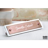 Modernes Schreibtisch Namensschild. Exklusiv Von Garo Signs Hergestellt. Größe 26cm X 6cm Modernes Schreibtisch Namensschild. Exklusiv Von Garo Signs Hergestellt. Größe 26cm X 6cm von GaroSigns