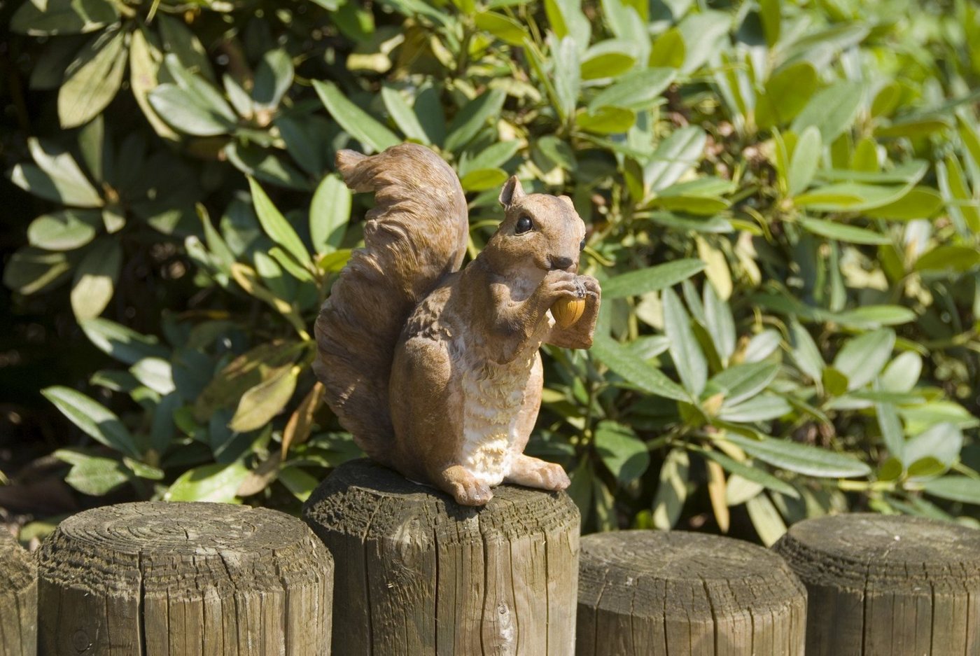 GartenHero Gartenfigur Gartenfigur Eichhörnchen Figur Dekofigur Gartenfigur Dekoration Tierfigur Garten, (1 St), Wetterfest von GartenHero